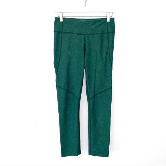 Outdoor Voices Warmup 3/4 activewear Legging in Hunter Green Medium - Picture 1 of 12